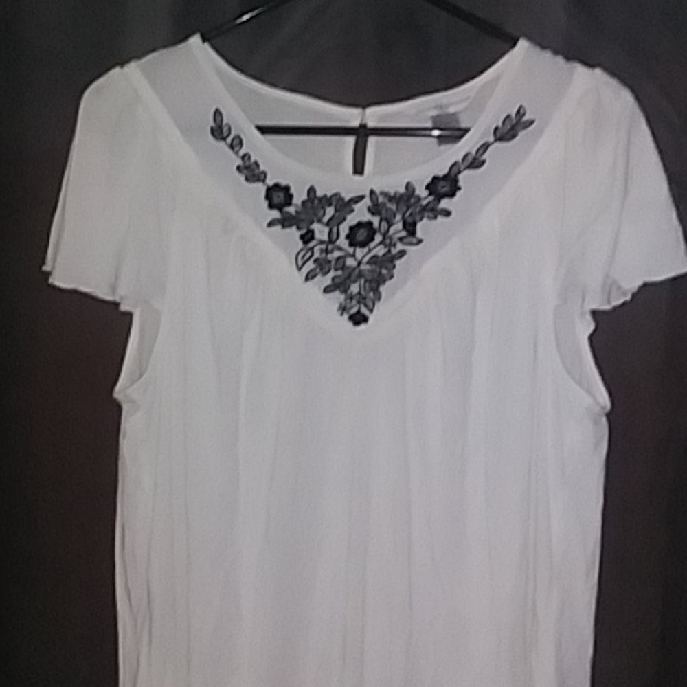 Elegant but casual blouse